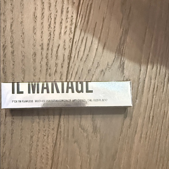 IL MAKIAGE Silver Multi-Use Concealer - Picture 1 of 1